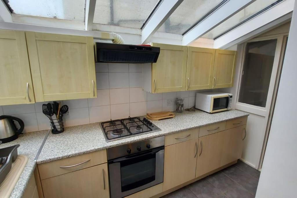 Private Guest Rooms In Tooting Лондон Экстерьер фото