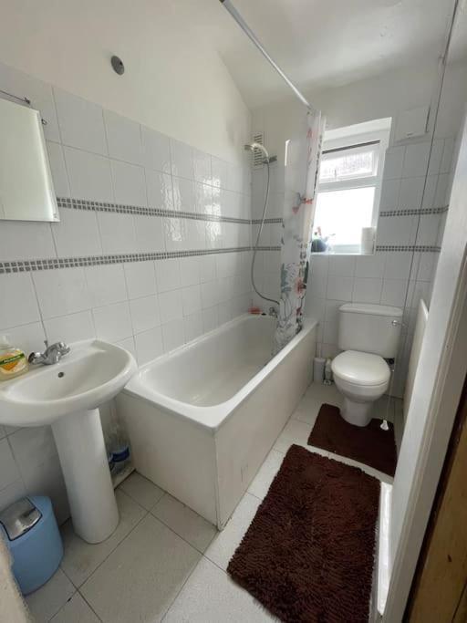 Private Guest Rooms In Tooting Лондон Экстерьер фото