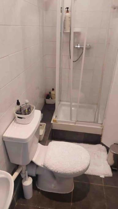 Private Guest Rooms In Tooting Лондон Экстерьер фото